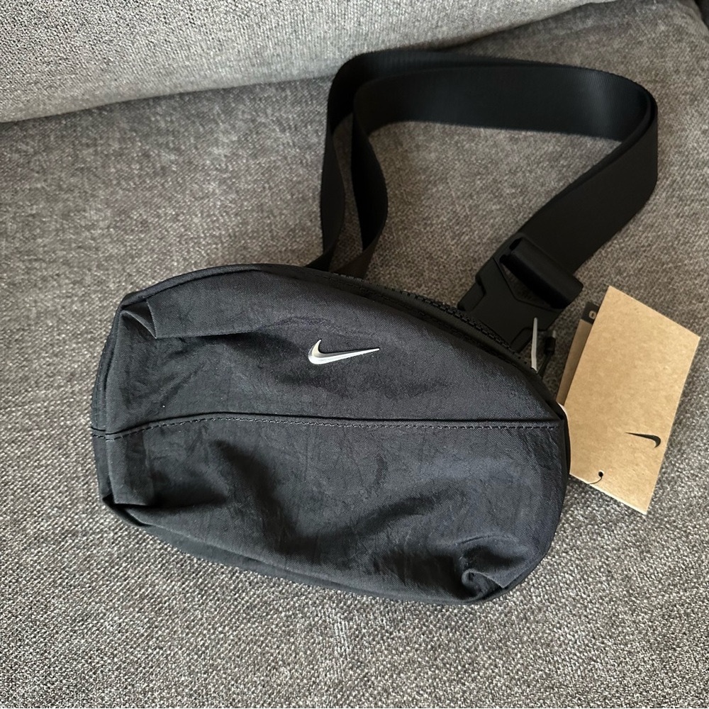 Nike Aura Belt Bag